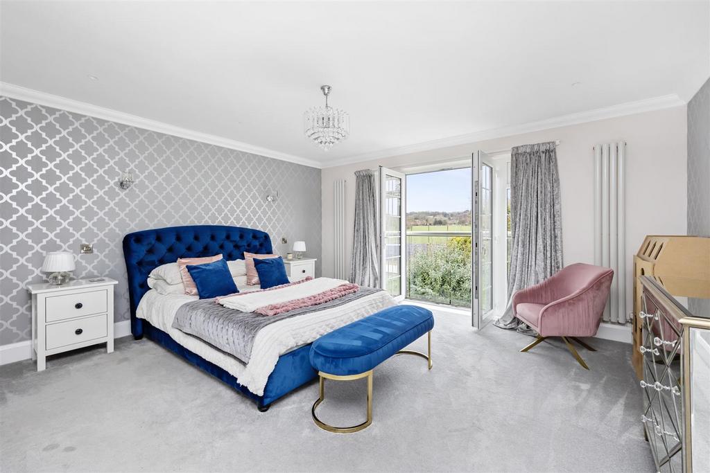 Upper Brighton Road, 49 008.jpg