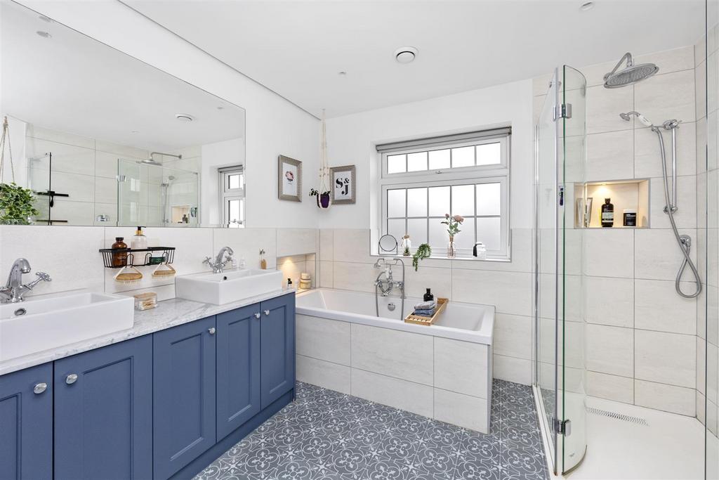 Upper Brighton Road, 49 013.jpg