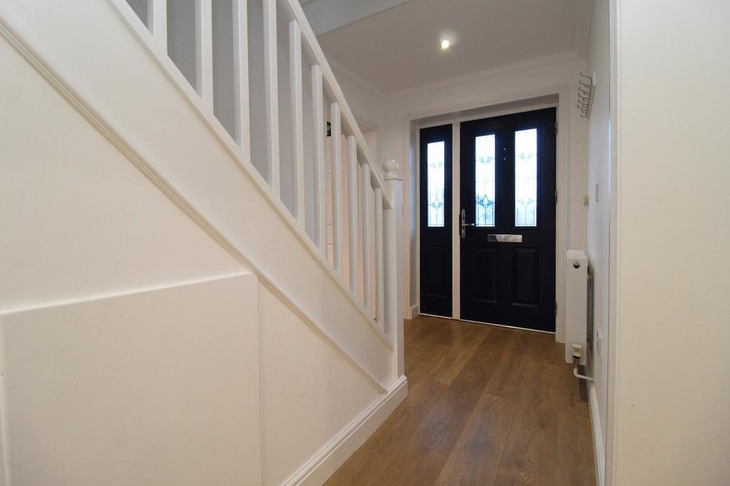 Lawrence Gardens, HERNE BAY, CT6 4 bed detached house for sale £475,000
