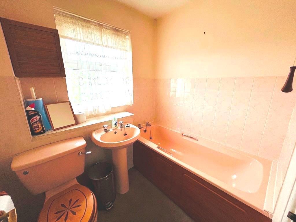 Bathroom.JPEG