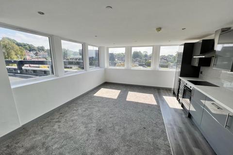 2 bedroom apartment to rent, Yeadon House, Leeds LS19