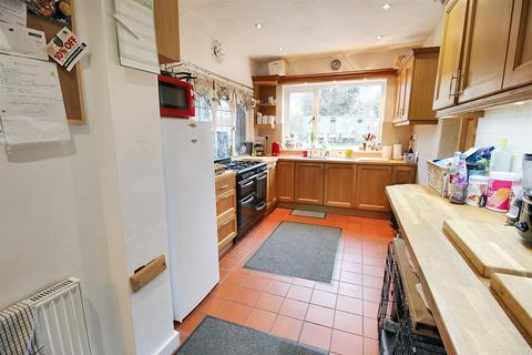 4 bedroom semi-detached house for sale, Canterbury Road, Penn