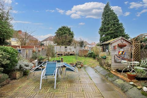 62 Canterbury Road, Penn, Wolverhampton, WV4 4EH