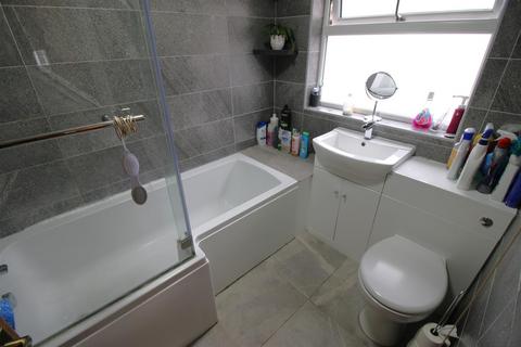 62 Canterbury Road, Penn, Wolverhampton, WV4 4EH