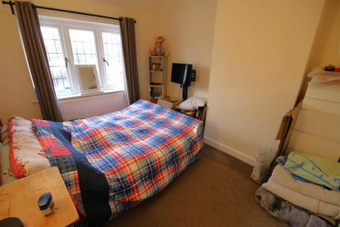 62 Canterbury Road, Penn, Wolverhampton, WV4 4EH