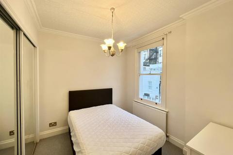 2 bedroom apartment to rent, Gloucester Terrace, London