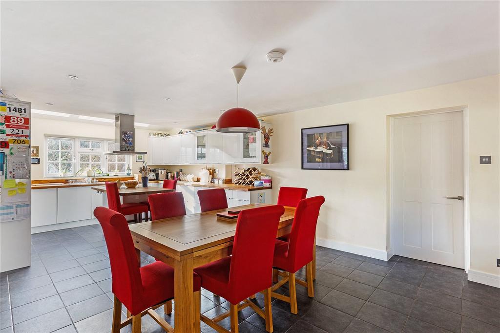 Kitchen Dining Area