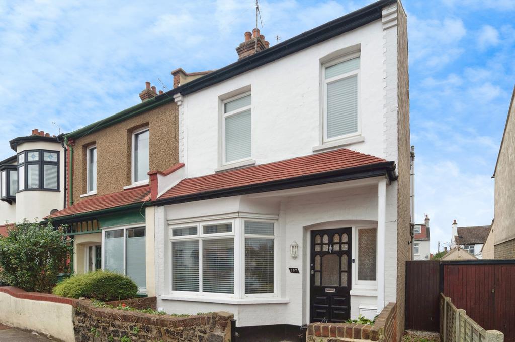 Westbourne Grove, Westcliffonsea, SS0 3 bed semidetached house for