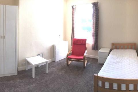 6 Allen Road, Wolverhampton, WV6 0AN