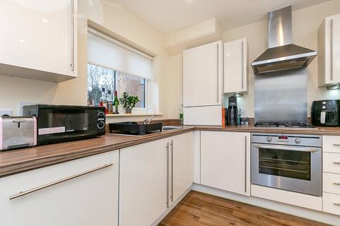 240 Canalside, Redhill, RH1 2FW