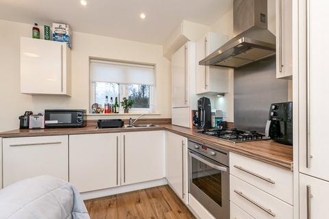 240 Canalside, Redhill, RH1 2FW