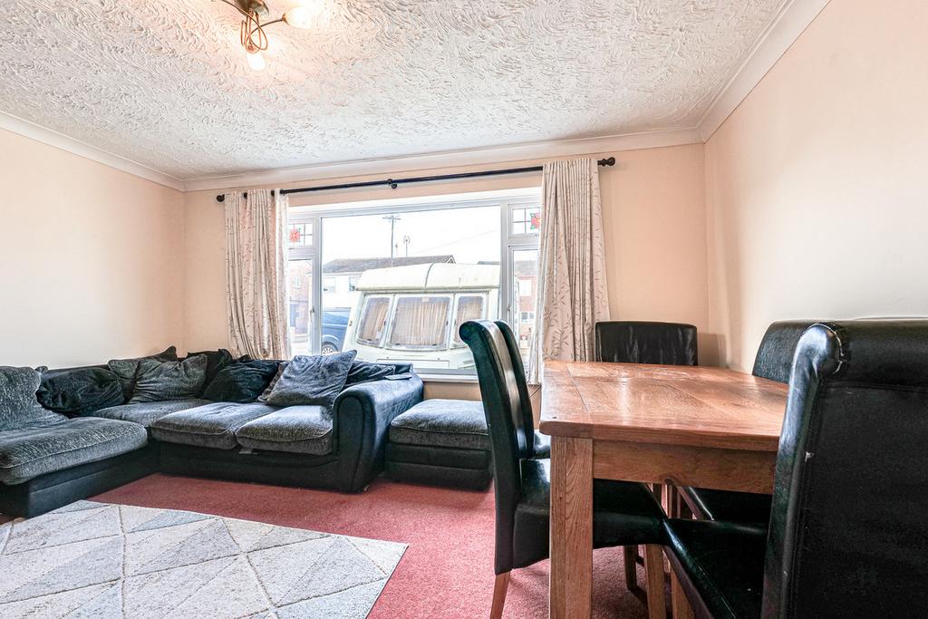 Mandeville Way, Benfleet, SS7 3 bed semidetached house for sale £300,000