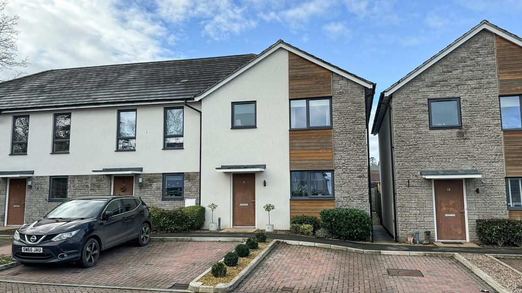 11 Moorcroft Lane - Front (2)