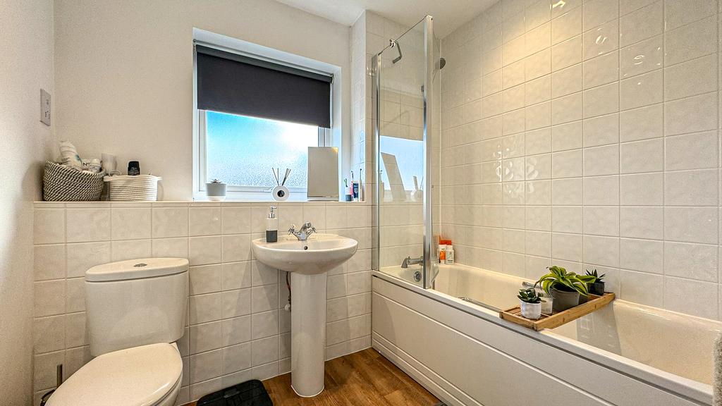 11 Moorcroft Lane - Bathroom
