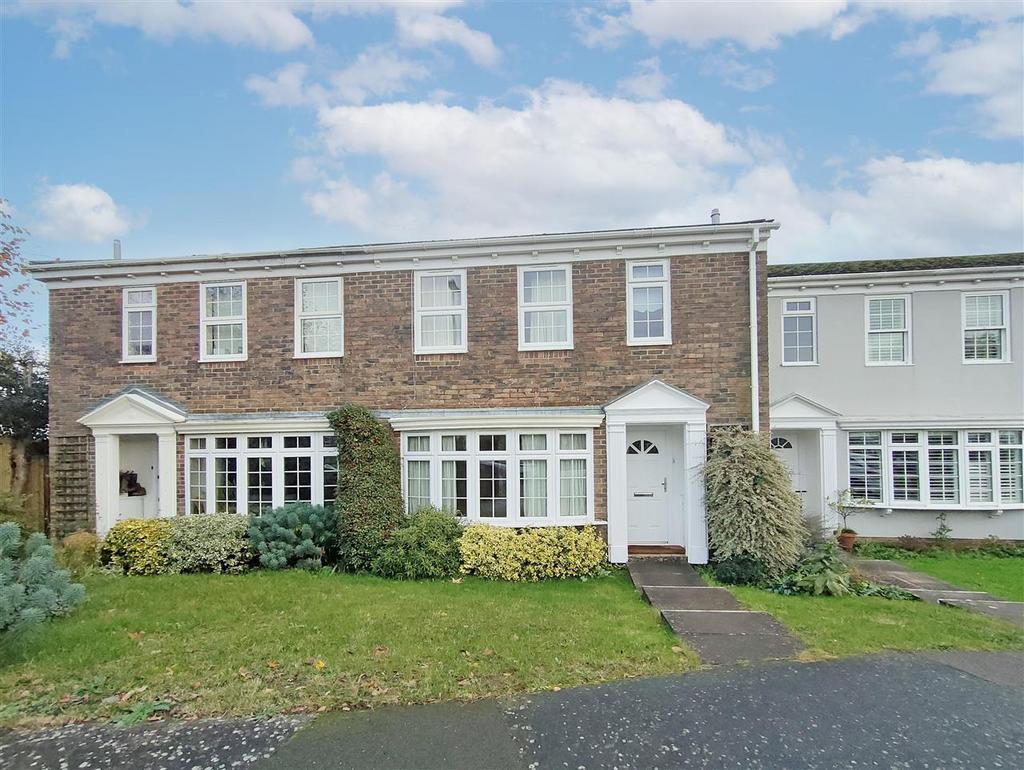 Heathfield Green, Midhurst GU29 3 bed terraced house for sale £400,000