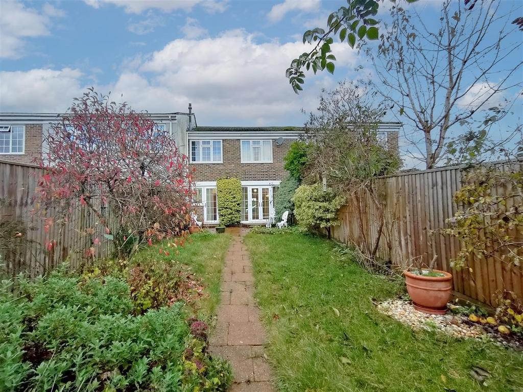 Heathfield Green, Midhurst GU29 3 bed terraced house for sale £400,000