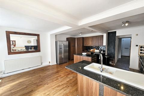 31 Heathfield Park, Midhurst, GU29 9HN