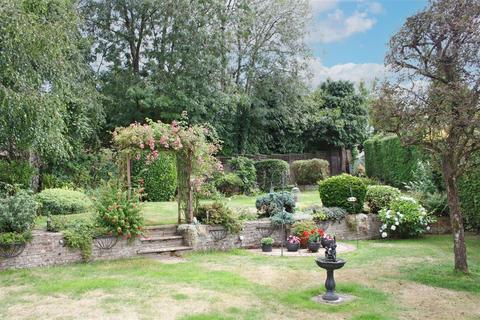 107 The Fairway, Midhurst, GU29 9JF