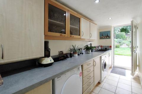 107 The Fairway, Midhurst, GU29 9JF