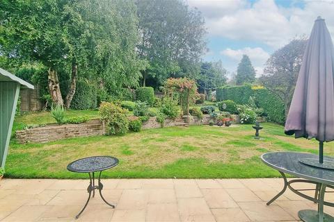 107 The Fairway, Midhurst, GU29 9JF