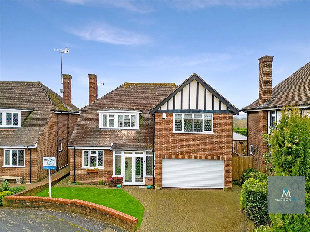 Tudor Close, Essex IG7 4 bed detached house for sale £1,250,000