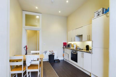 4 bedroom apartment to rent, Brunswick Place, Hove, East Sussex, BN3