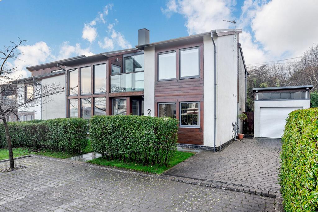 Brynna, Pontyclun CF72 4 bed detached house for sale £575,000