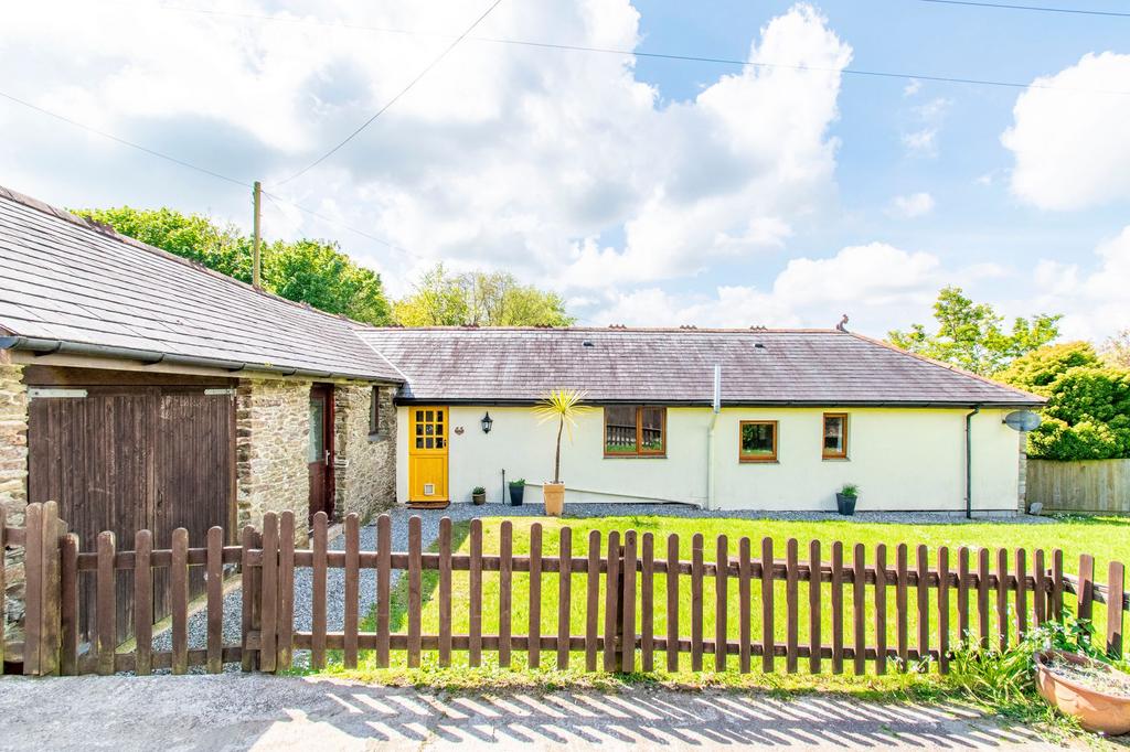Widegates, Looe, PL13 3 bed detached house to rent £1,400 pcm (£323 pw)