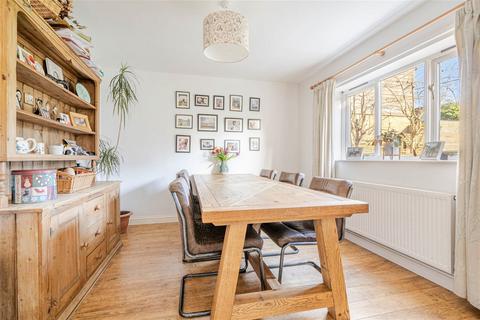 16 Haddons Close, Malmesbury, SN16 0JG
