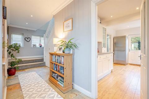 16 Haddons Close, Malmesbury, SN16 0JG