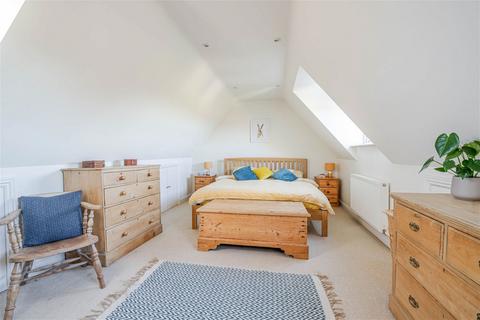 16 Haddons Close, Malmesbury, SN16 0JG
