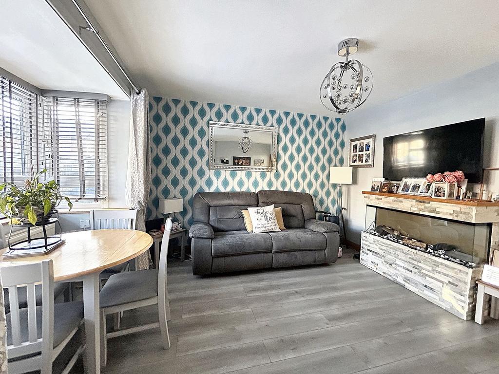 Salford, Salford M6 3 bed terraced house for sale £200,000