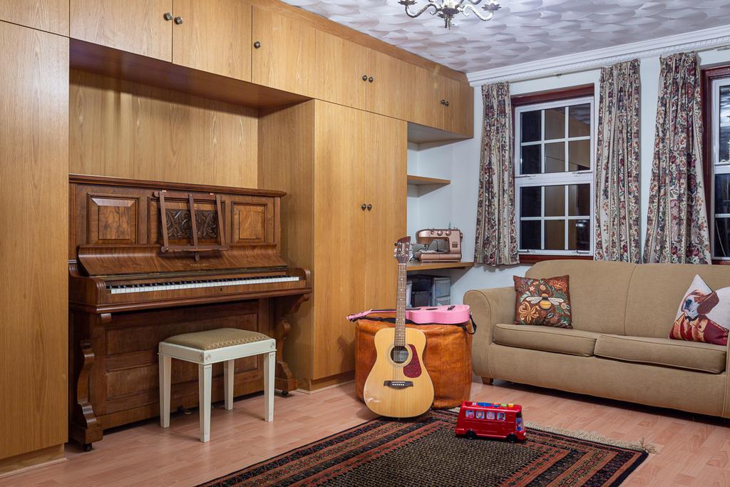 Bedroom 3 - Music room