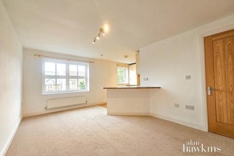 2 bedroom maisonette to rent, Buthay Court, Royal Wootton Bassett, SN4