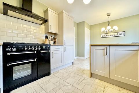 13 Coronation Street, Wrenthorpe, Wakefield, WF2 0HT