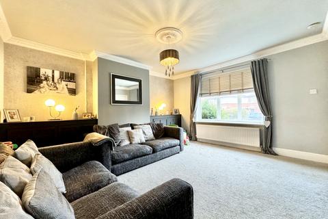 13 Coronation Street, Wrenthorpe, Wakefield, WF2 0HT