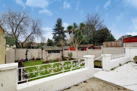 89 Brookdene Road, London, SE18 1EH