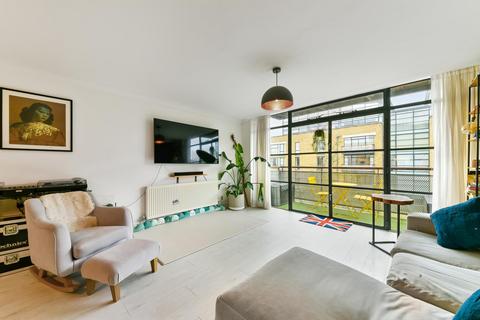 2 bedroom apartment for sale, 1 Goat Wharf, Brentford, TW8