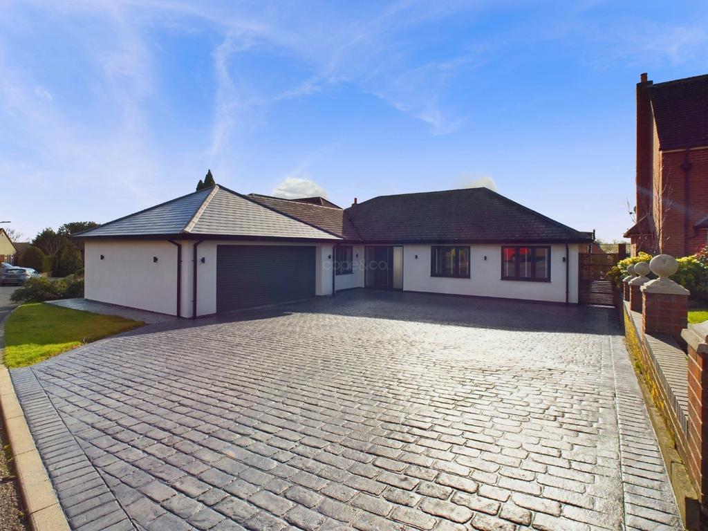 The Grange, Smalley, Ilkeston, Derbyshire, DE7 6JZ 5 bed detached house