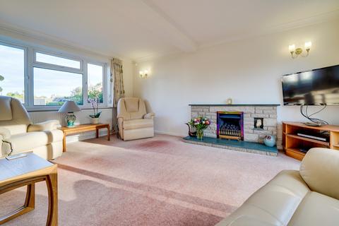 2 Cedar Crescent, Royston, SG8 5BP