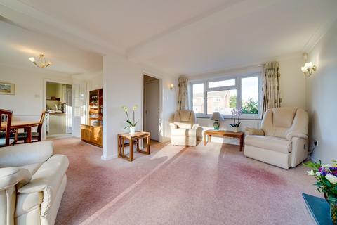 2 Cedar Crescent, Royston, SG8 5BP