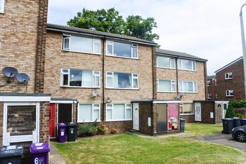 10 Clark Road, Royston, SG8 7AY