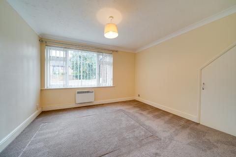 10 Clark Road, Royston, SG8 7AY