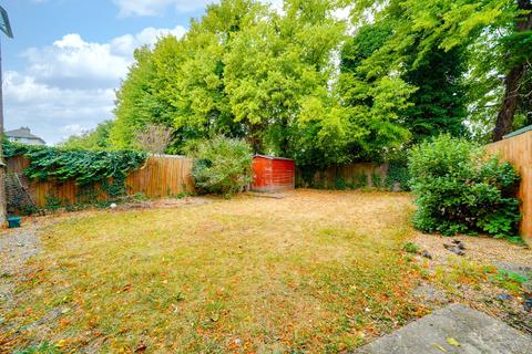 10 Clark Road, Royston, SG8 7AY