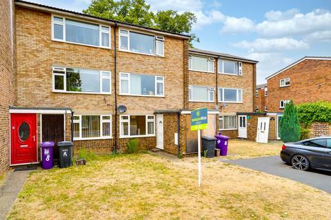10 Clark Road, Royston, SG8 7AY