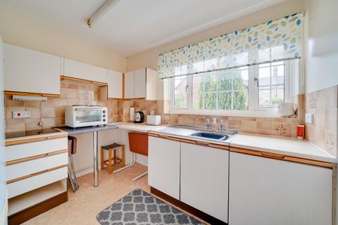 2 bedroom apartment for sale - Upper King Street, Royston, Hertfordshire, SG8