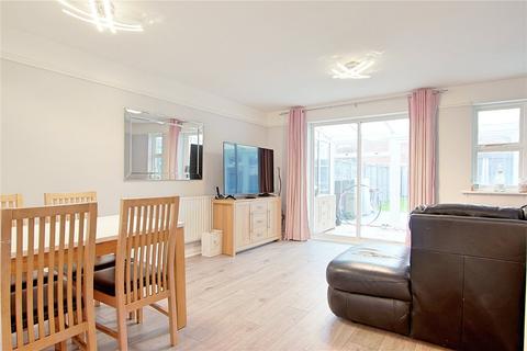 16 Coniston Way, Littlehampton, BN17 6SR