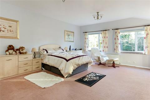 4 bedroom bungalow for sale, Echo Barn Lane, Farnham, Surrey, GU10