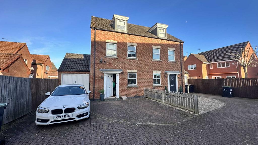 Springfield Road, Rushden 3 bed semidetached house for sale £200,000