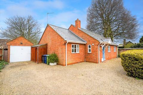 3 bedroom detached bungalow for sale - High Street, Melbourn, Royston, Cambridgeshire, SG8